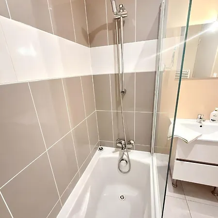 Appartement Les Palmiers - Piscine - Wi-fi - Clim&parking